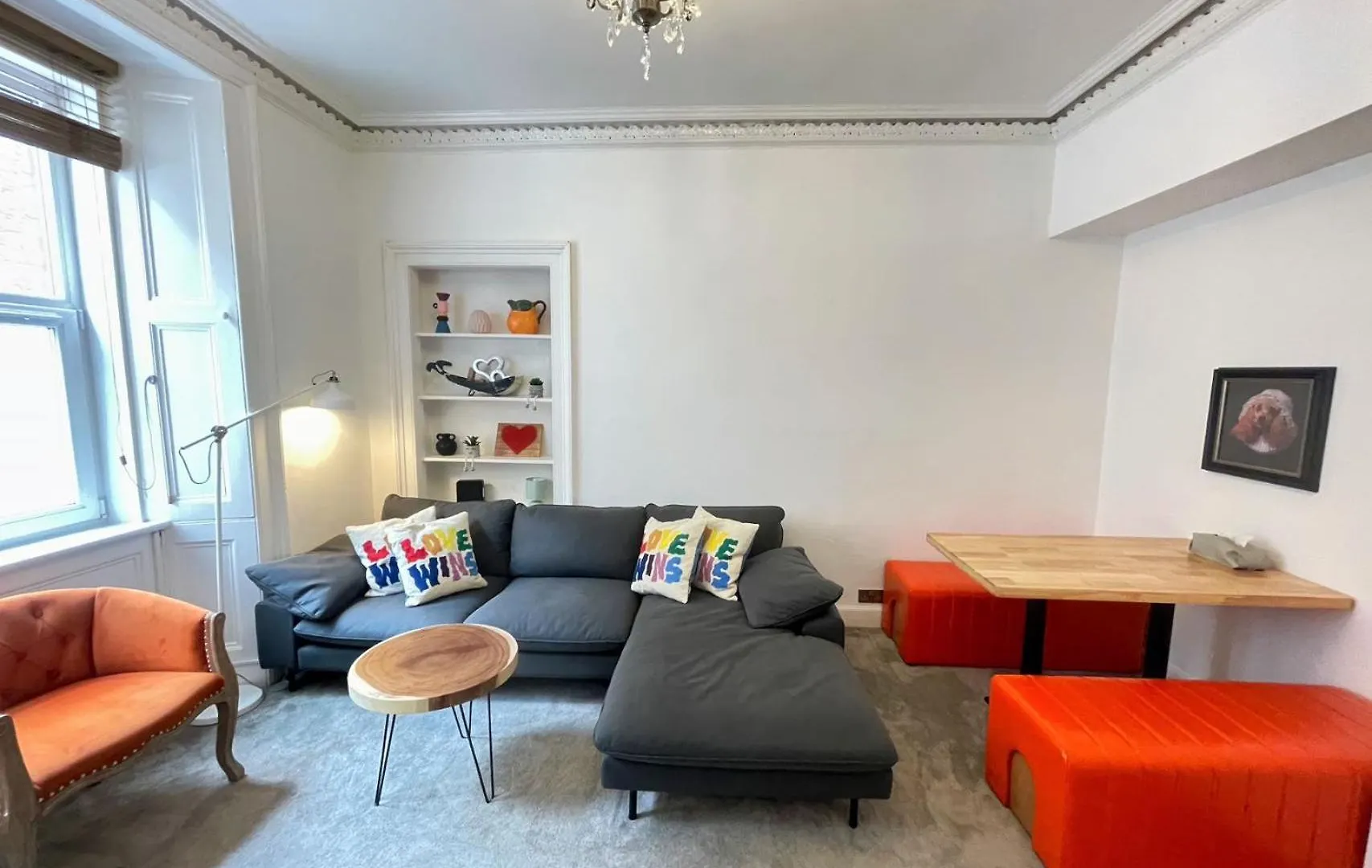 Lovely Two Bedrooms Edinburgh Apartment