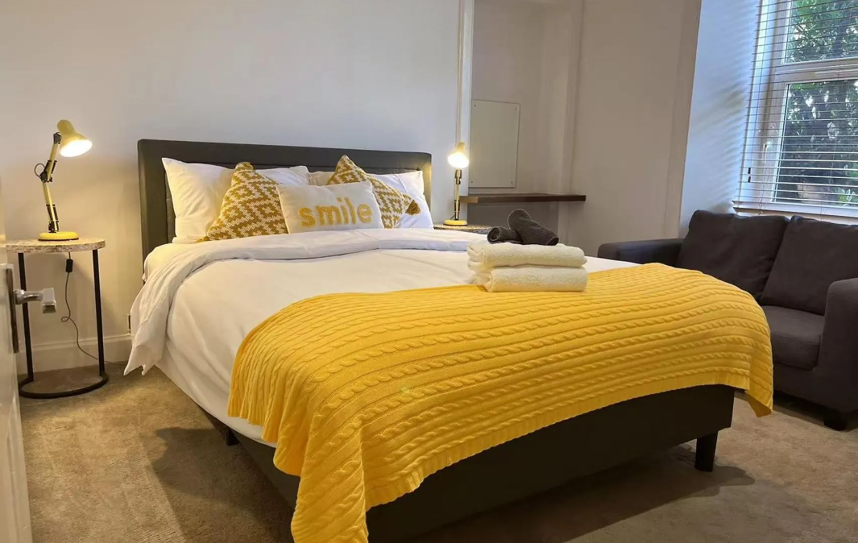 Lovely Two Bedrooms Edinburgh Apartment